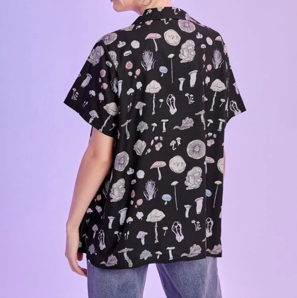 Shirt - Picture 2 of 6